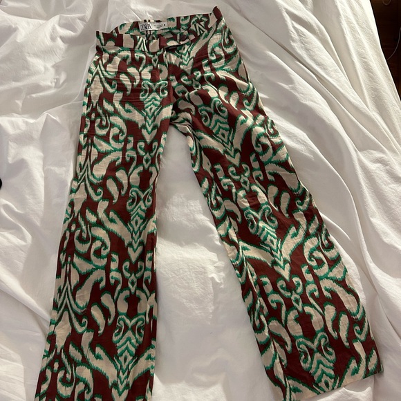 Zara Pant and Open Shirt Matching Set

Size XS - Picture 6 of 7